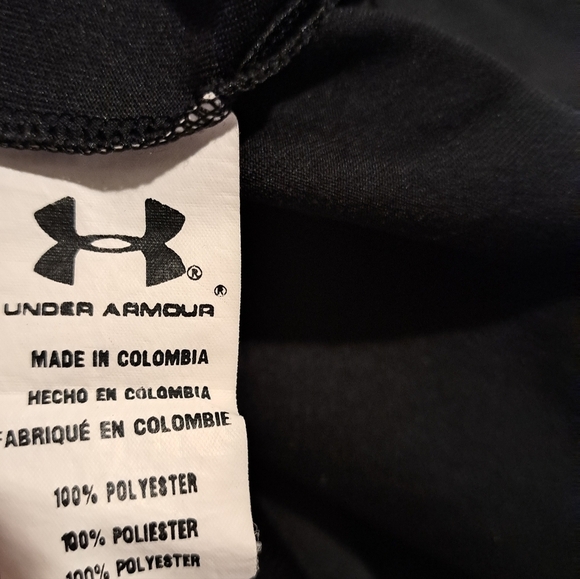 Under Armour boys size 4 heat gear black short sleeved shirt, - Picture 5 of 7